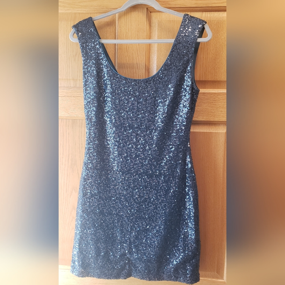 Guess blue sequin scoop neck sleeveless dress size 8
